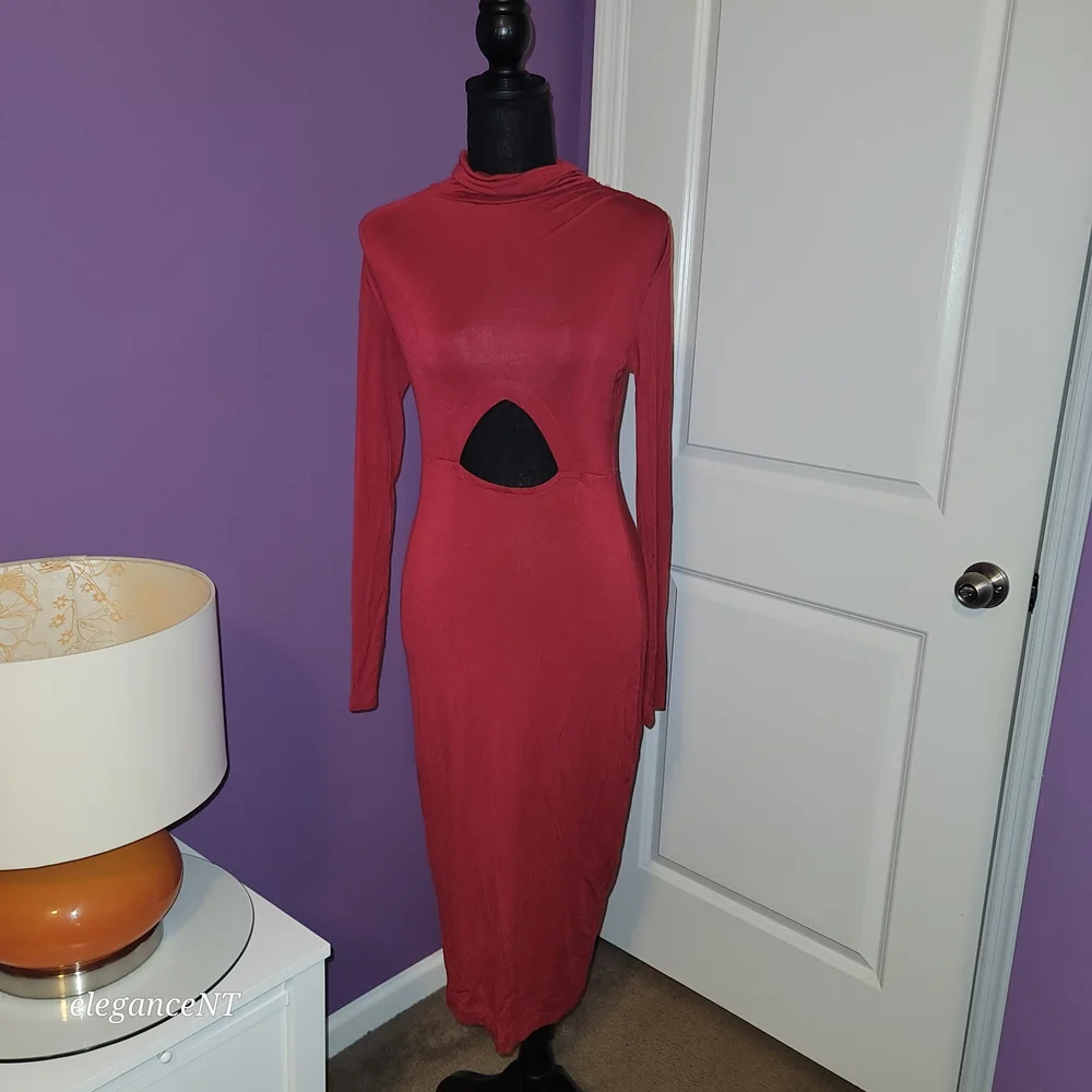 Red Long Sleeve Mock Neck Dress Cut Out Front Dress Sz: L - Picture 1 of 8